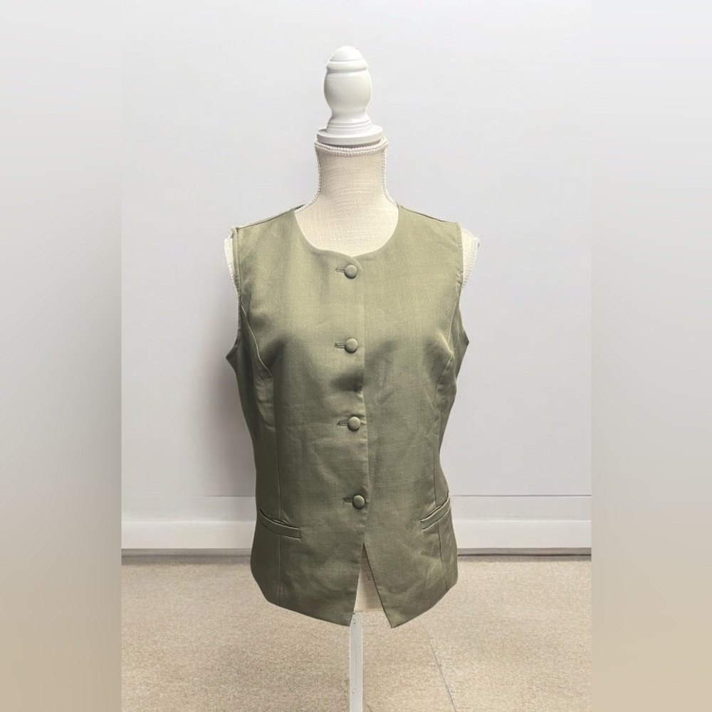 Women’s‎ vested top